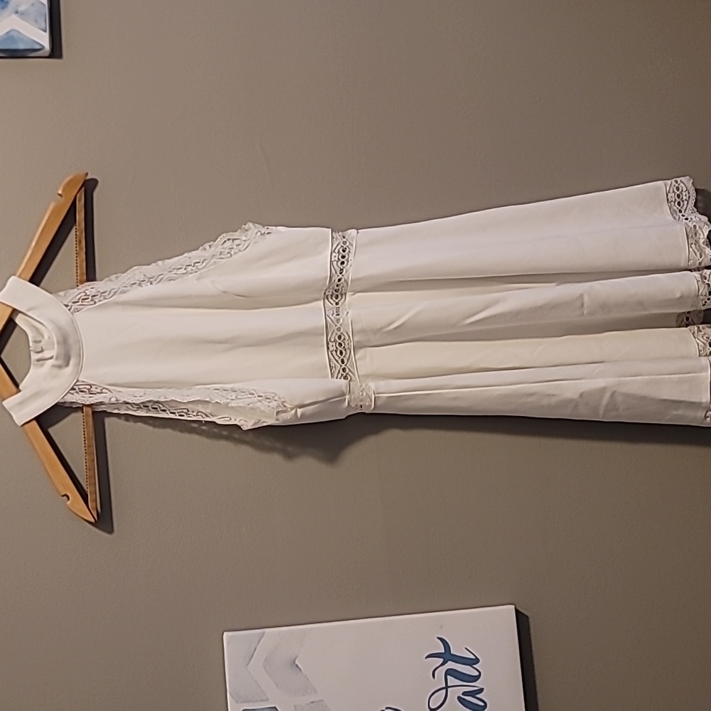 Short white dress